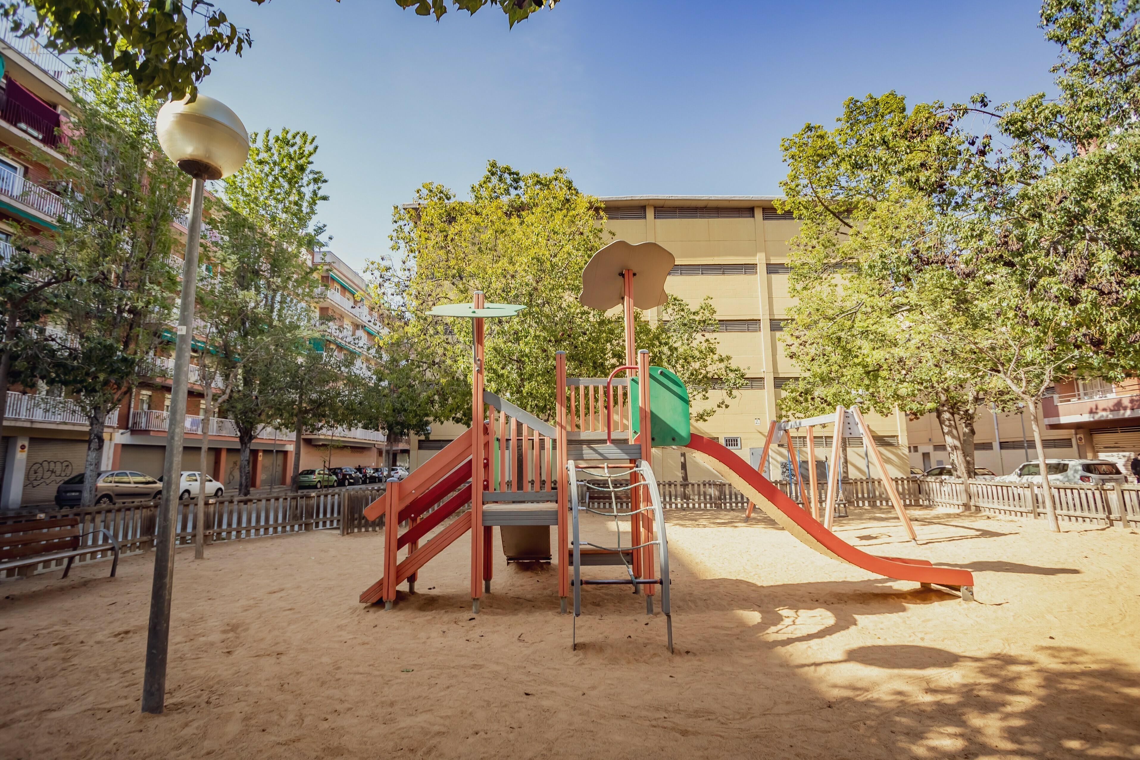 Imatge pels mitjans: 23. Millorar la zona de jocs a la plaça d’Antonio Machado