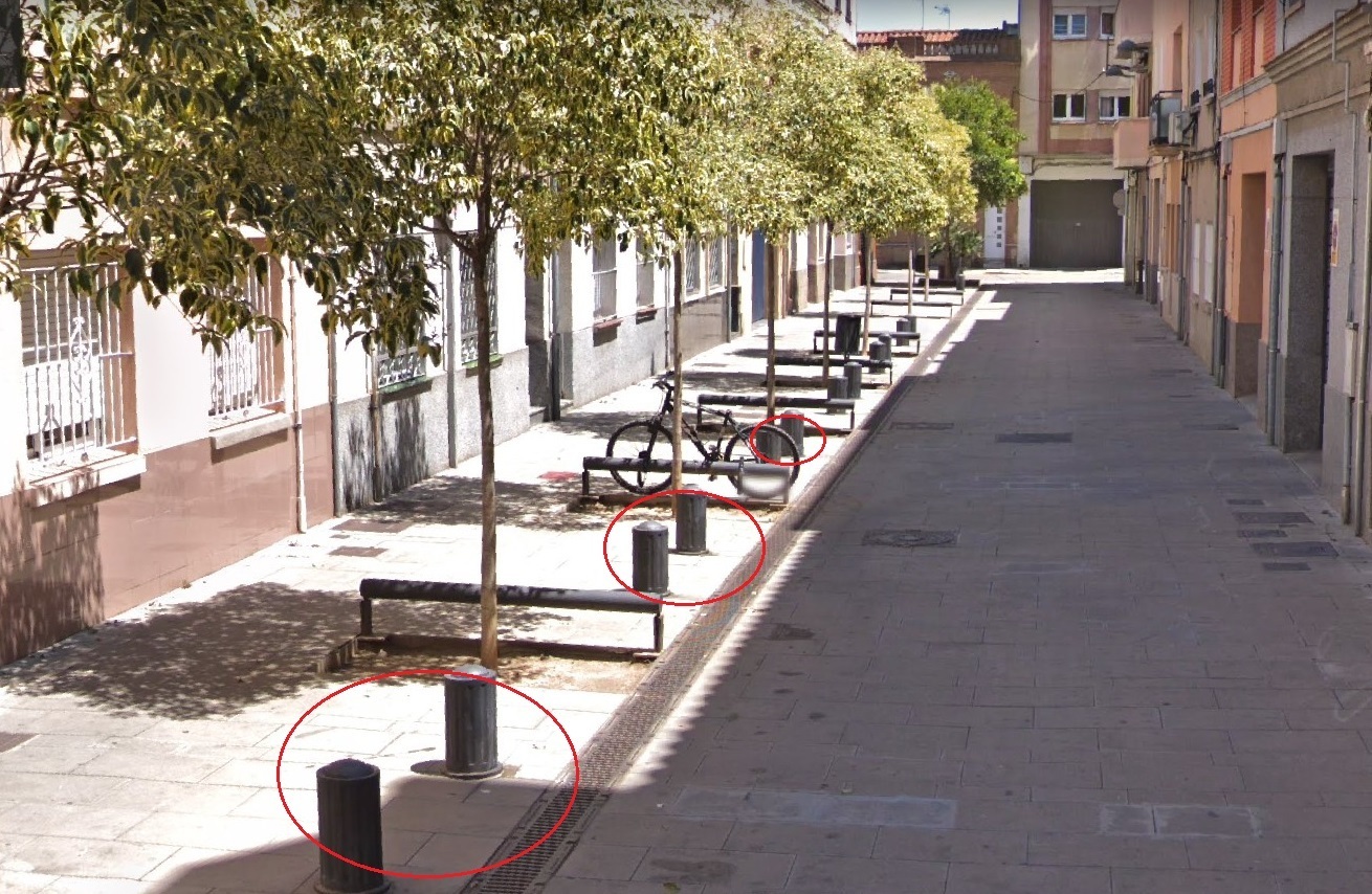 Imagen para los medios: Canviar pilons de ferro per testos amb plantes