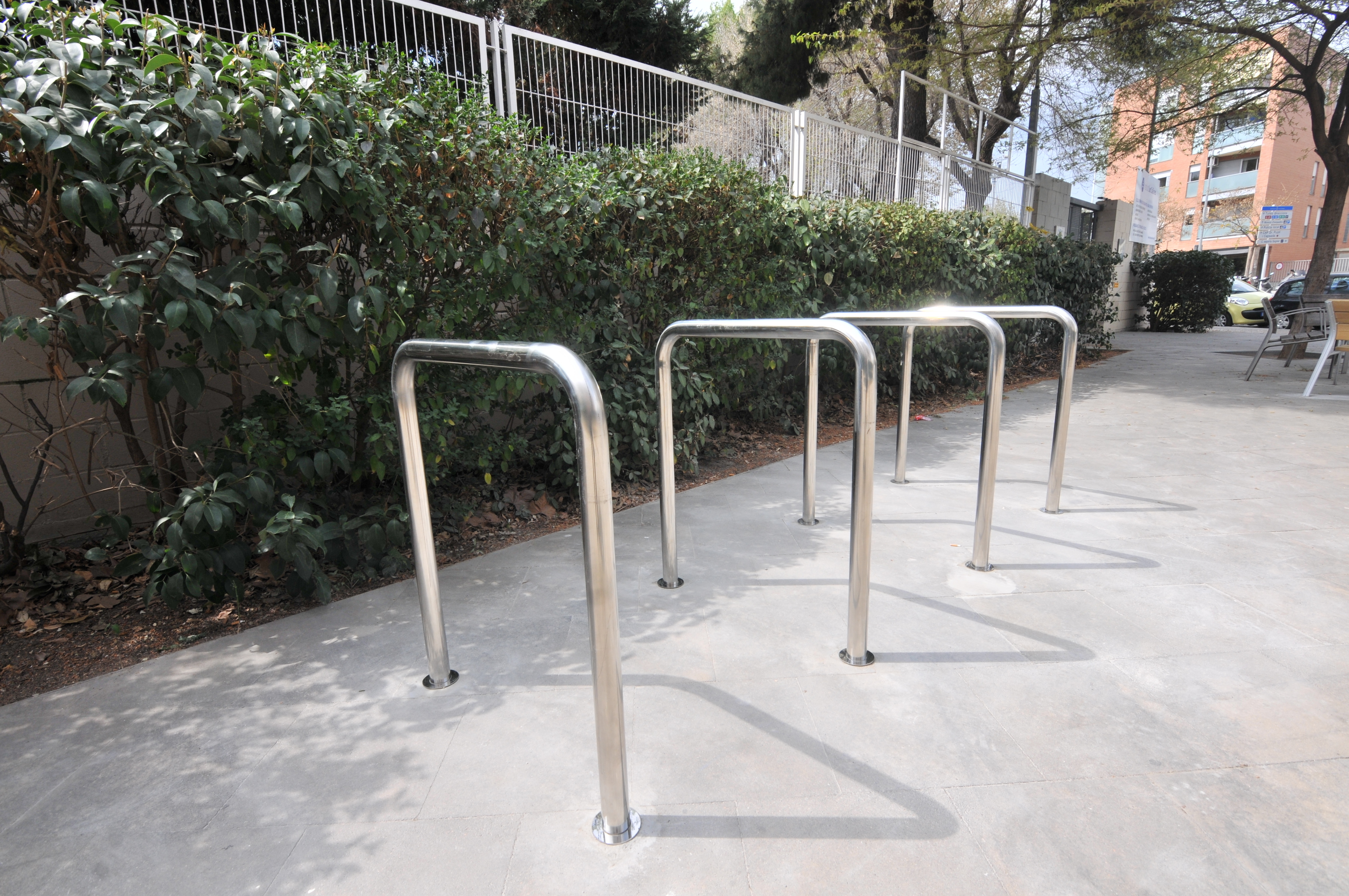 Imatge pels mitjans: 29. Crear més aparcaments per a bicis als centres escolars
